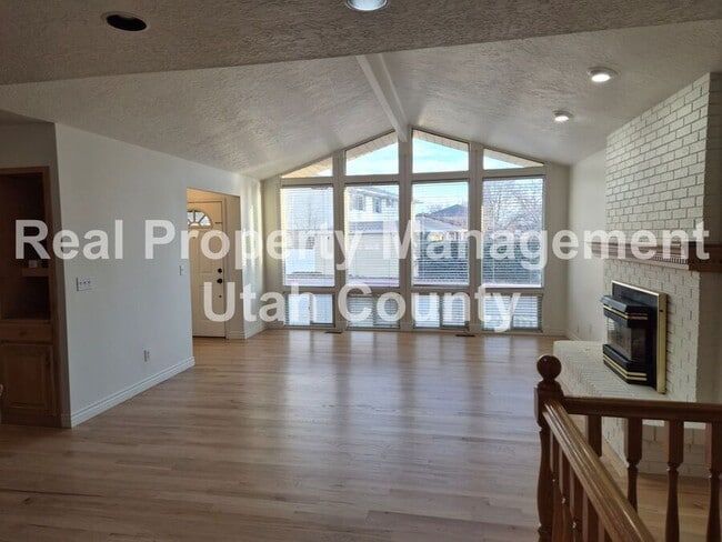 Building Photo - 75 E 1864 S St