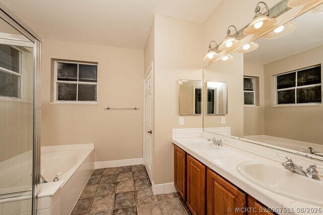 Building Photo - 1504 Siena Ln