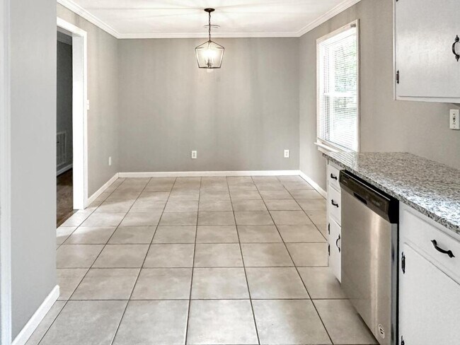 Building Photo - 5907 Appomattox Rd