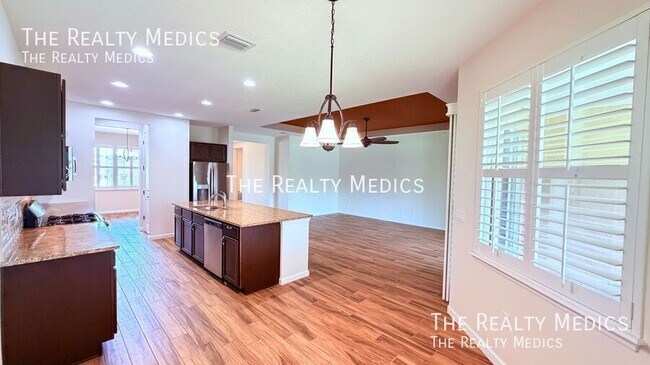 Building Photo - 1102 Victoria Hills Dr S