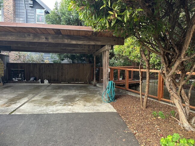 Building Photo - Chabot 4-plex