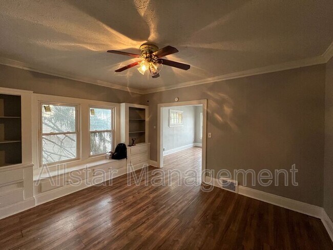 Building Photo - 3628 E 142nd St