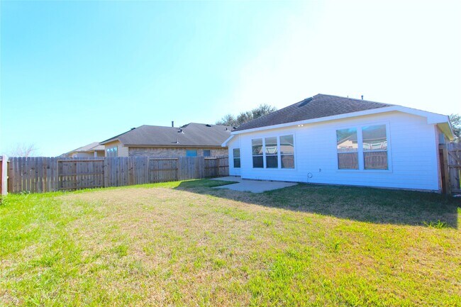 Building Photo - 2002 Lansing Cove Dr