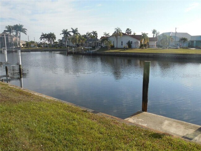 Building Photo - Annual Rental - Waterfront Home in Burnt Store Isles - Punta Gorda