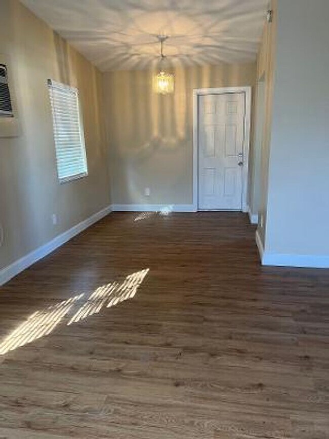 Building Photo - Cute Remodeled Deltona Beauty Call Sheila ...