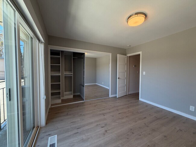 Building Photo - 32 Perego Terrace