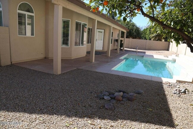 Building Photo - 9014 E Larkspur Dr