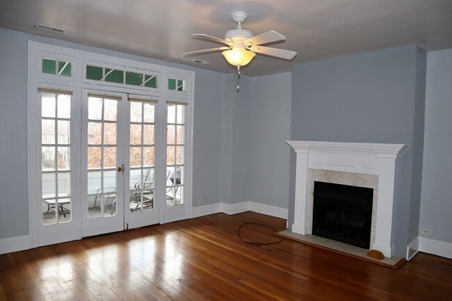 Building Photo - THIS IS THE ONE 2 Bedroom 2 Bath Condo in ...