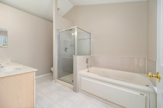 Building Photo - 3071 Autumn Lake Dr