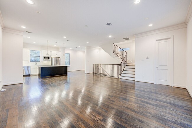 Building Photo - Sawyer Heights Luxury Living