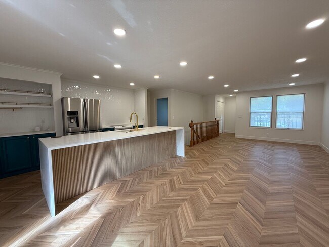 Building Photo - Beautifully Updated Home in Holladay