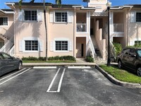Building Photo - 2733 NE 3rd Ct