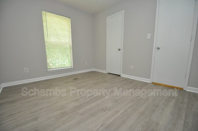 Building Photo - 1500 Graduate Ln