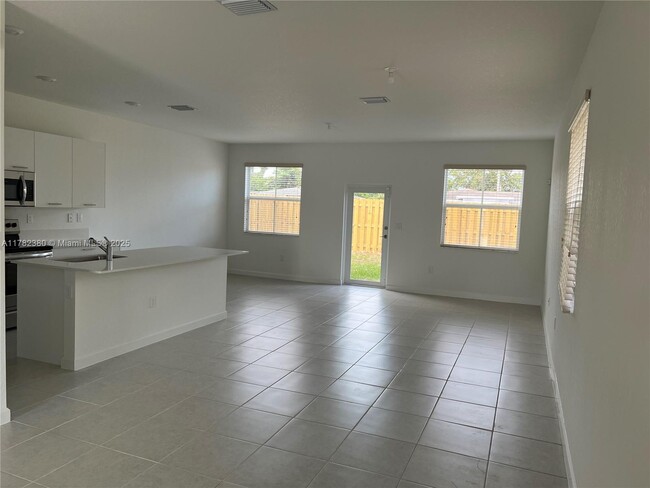 Building Photo - 2303 NW 131st Cir