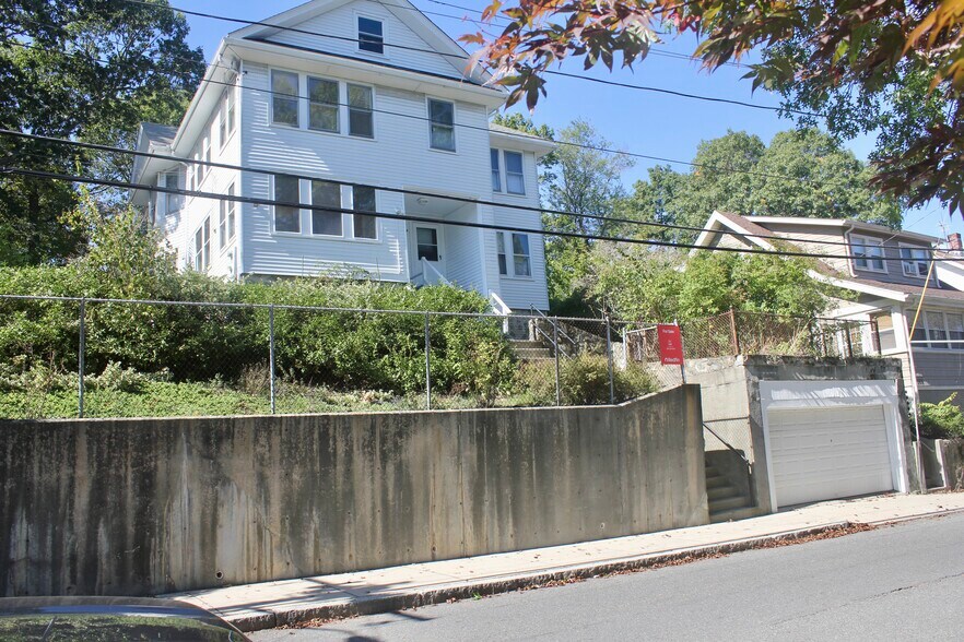 Primary Photo - 154 Mount Vernon St