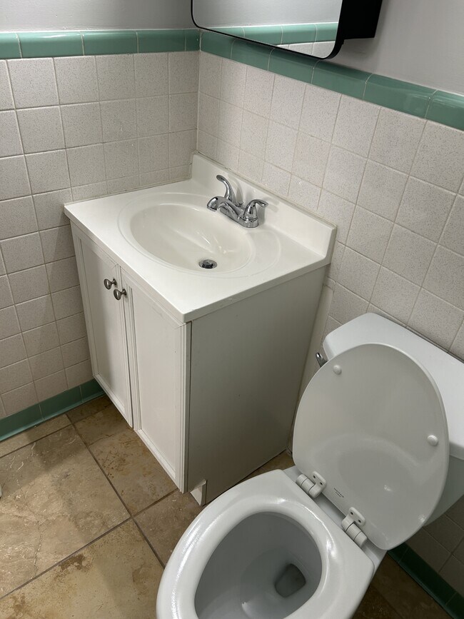 Building Photo - 702 62nd Ave N