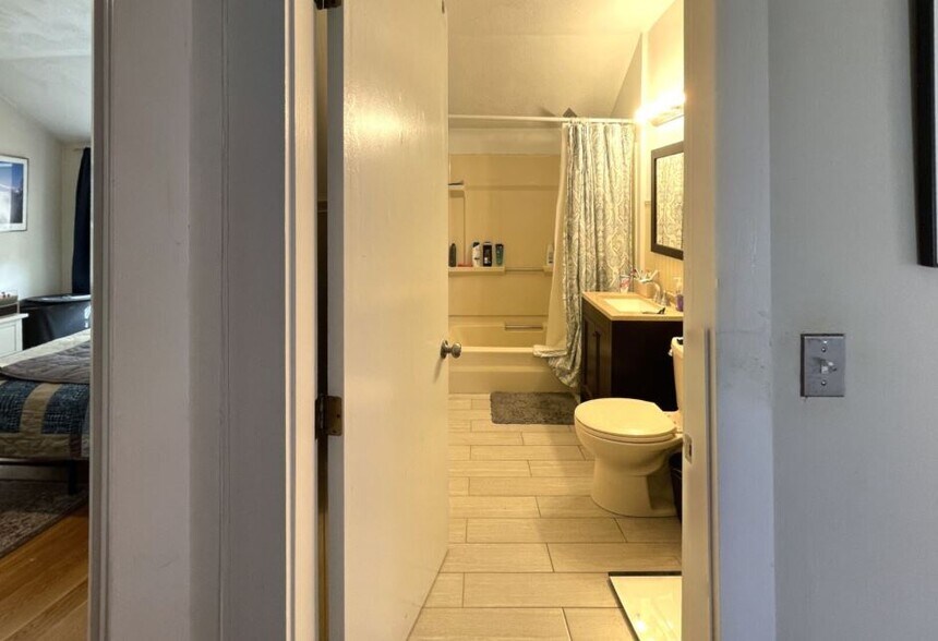 Building Photo - 14 Dow St