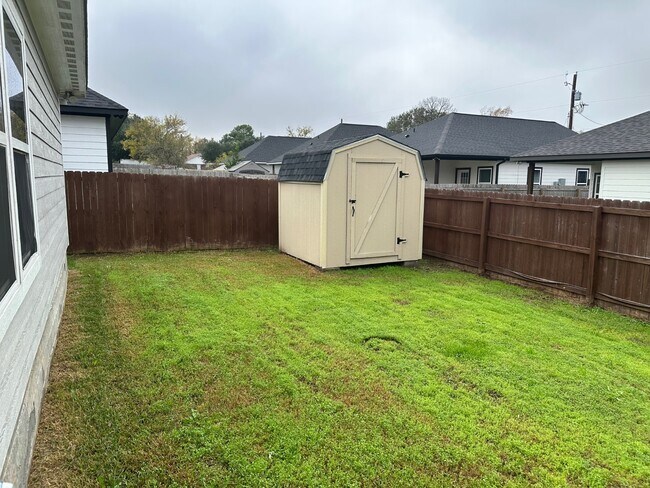 Building Photo - 1512 Dansby St