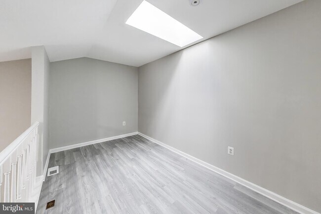 Building Photo - 13041 Shadyside Ln