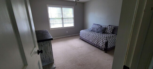 Building Photo - 1578 Fair Oaks Ln