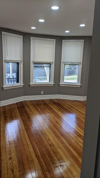 Building Photo - 1114 Elgin Ave