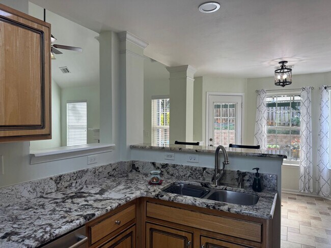 Building Photo - Four Bedroom Home in Curtis Pond