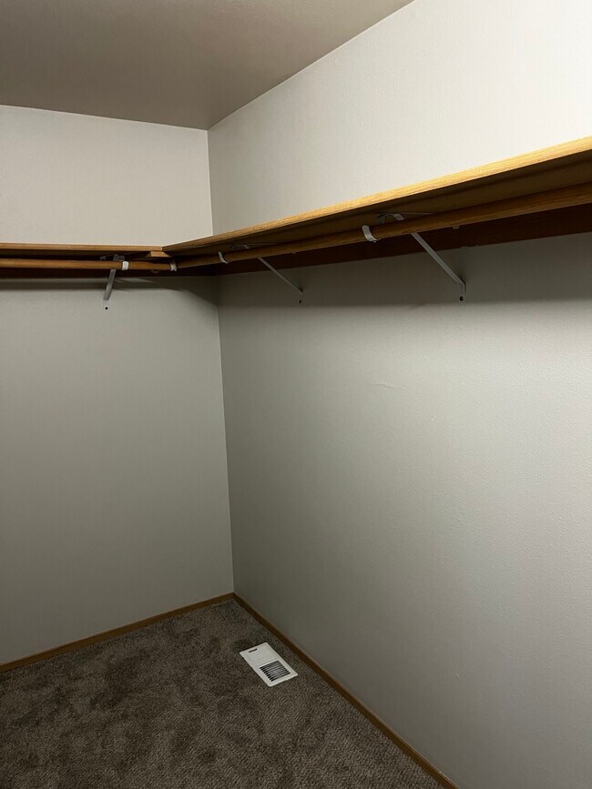 Building Photo - 9982 Greenleaf Loop SE