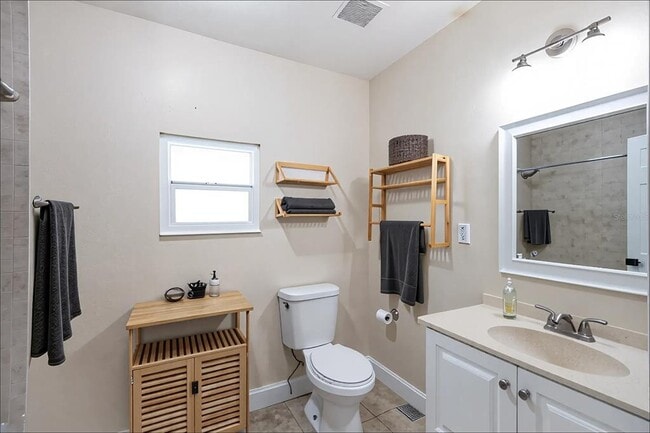 Building Photo - 453 41st Ave S