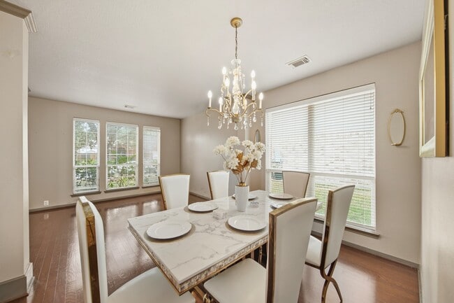 Building Photo - 8804 Sunforest Ln