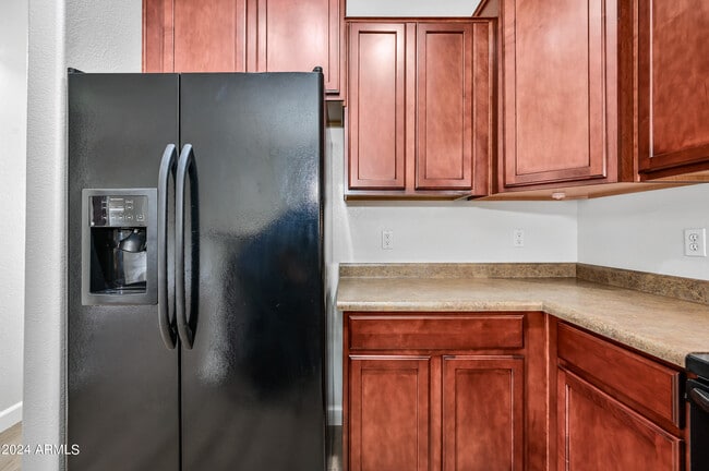 Building Photo - 2150 W Alameda Rd