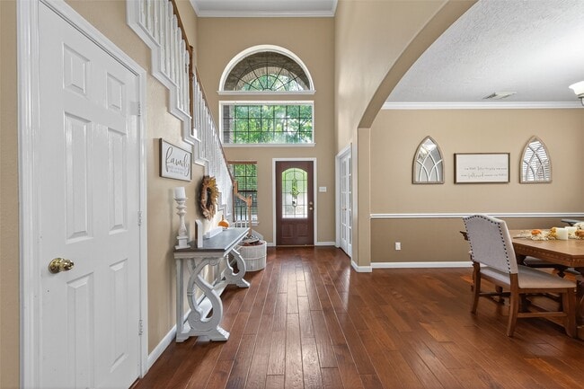 Building Photo - 59 Genesee Ridge Dr