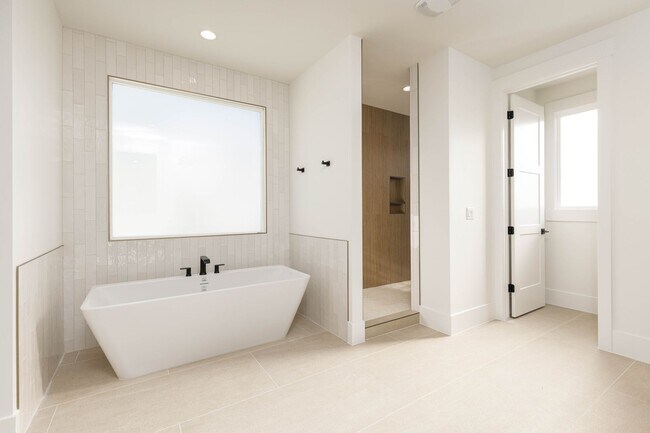 Building Photo - Beautiful 5 bed 4 bath home in Desert Cany...