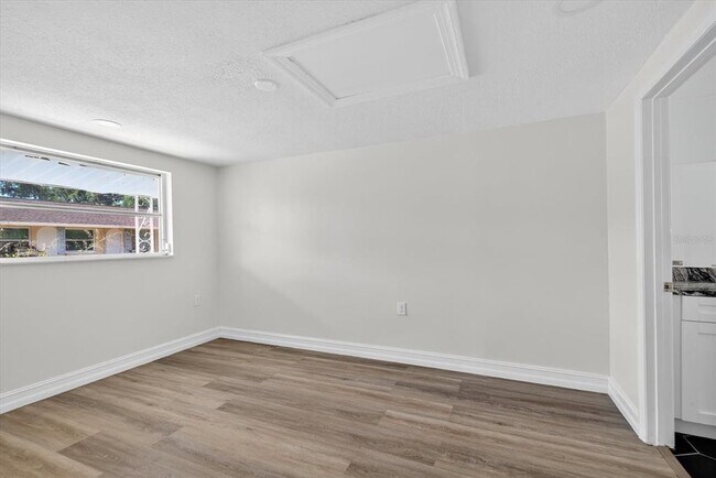 Building Photo - 5409 Oceanic Rd