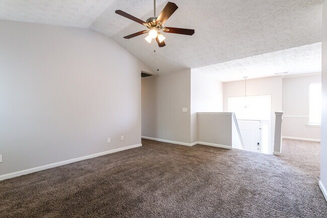 Building Photo - 430 Summer Hill Cir