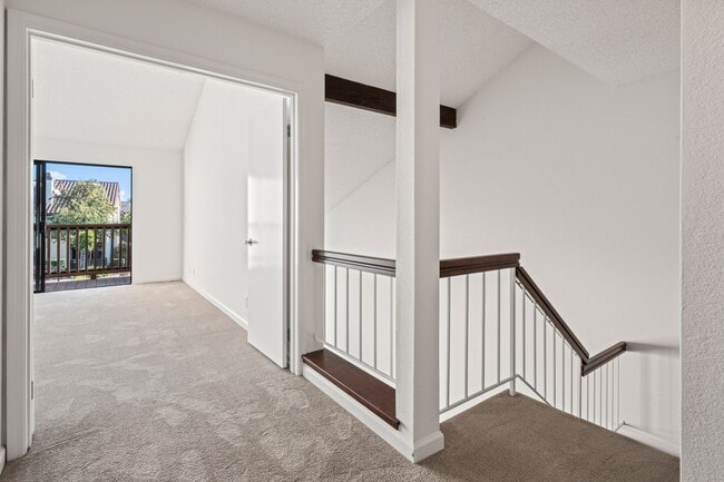 Building Photo - 14408 Outrigger Dr