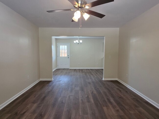 Building Photo - 113 Towne Pk E Dr
