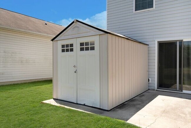 Building Photo - Spacious 3 Bed 2.5 Bath Home in Parks at W...