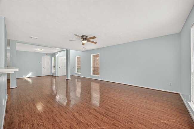 Building Photo - 6710 Bellaire Gardens Dr