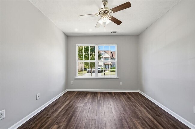 Building Photo - 1328 Avington Glen Dr SE