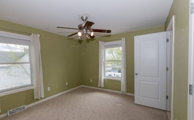 Building Photo - 14 Rowland St