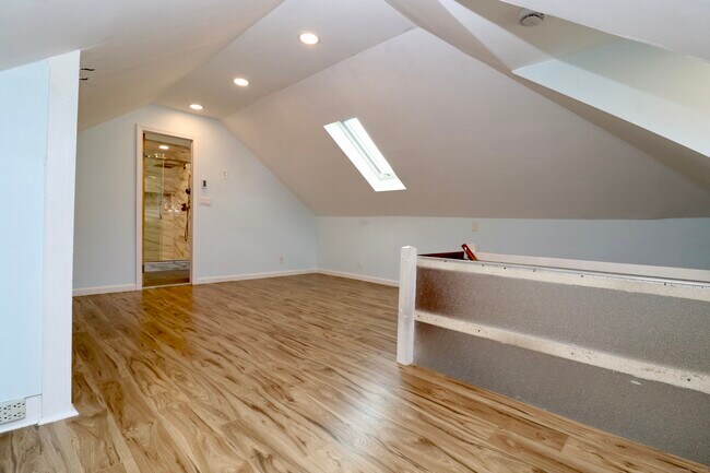 Building Photo - 32 Denison Ave