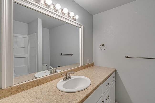 Building Photo - Charming 3 Bedroom Home in Quiet Orchard Mesa Cul-de-Sac