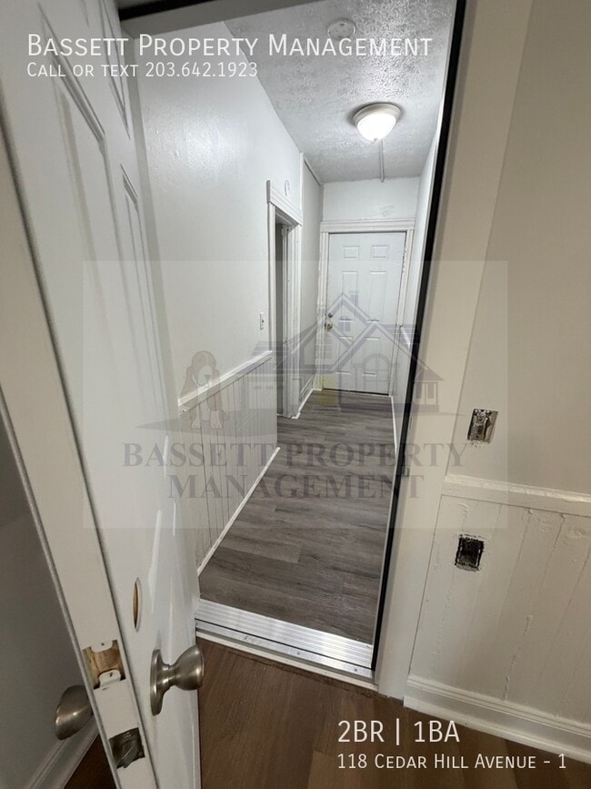 Building Photo - 118 Cedar Hill Ave