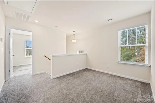 Building Photo - 12224 Whiteside Dr