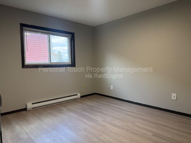 Building Photo - 2131 2nd Ave E