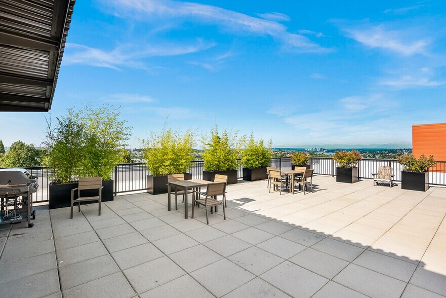 Building Photo - 2811 18th Ave S