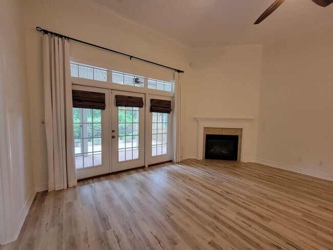 Building Photo - 3 bedroom home for rent off Miccosukee Rd ...