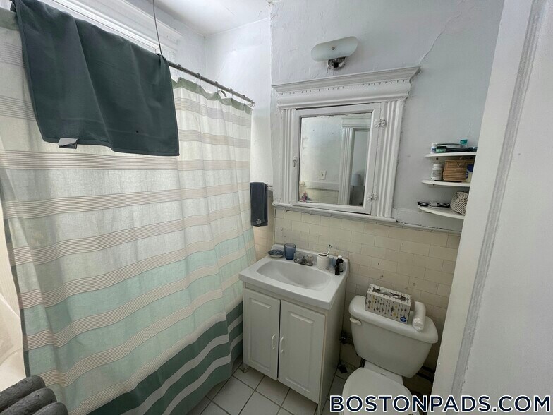 Building Photo - 1111 Boylston St