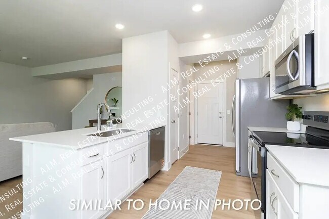 Building Photo - 6957 Poppy Ct