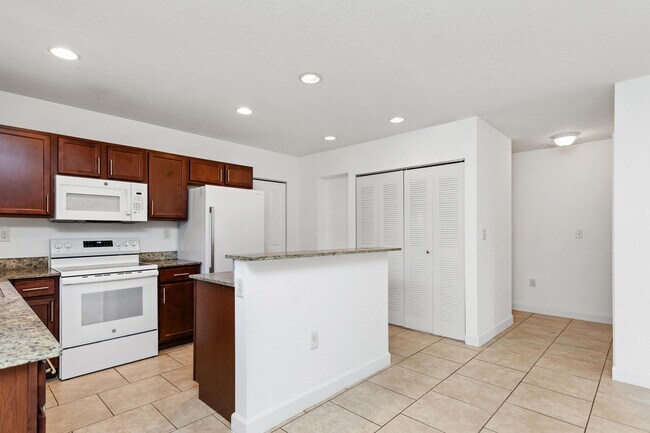 Building Photo - 3525 NW 114th Ln